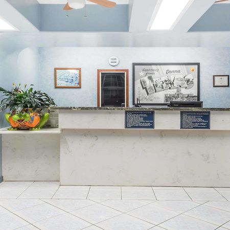 Super 8 Donna Otel Dış mekan fotoğraf