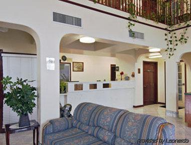 Super 8 Donna Otel Dış mekan fotoğraf